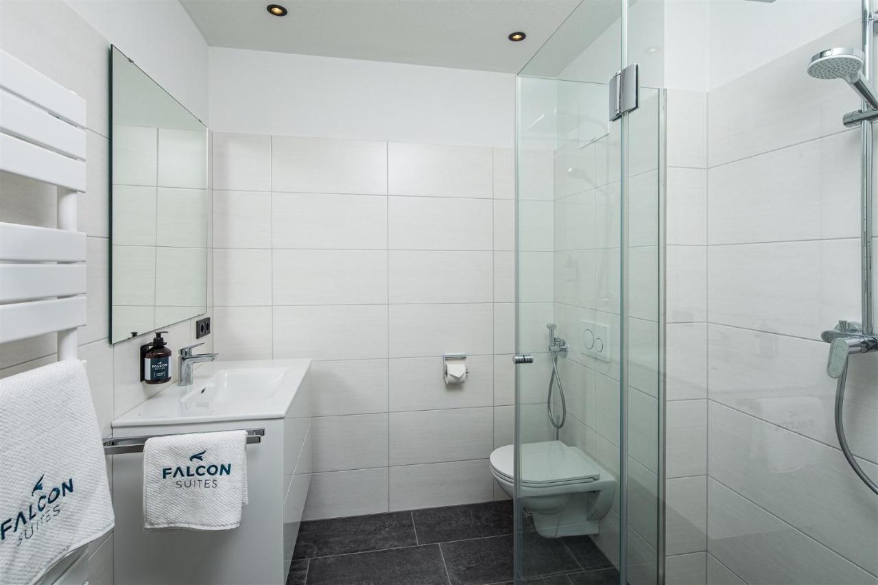 Falcon Zell Am - Summercard Included
